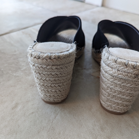 Brand new Banana Republic Wedge Platform Shoes - Picture 3 of 4